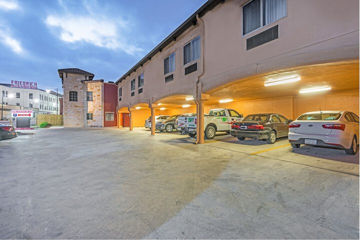 Property Grounds 33 of 38