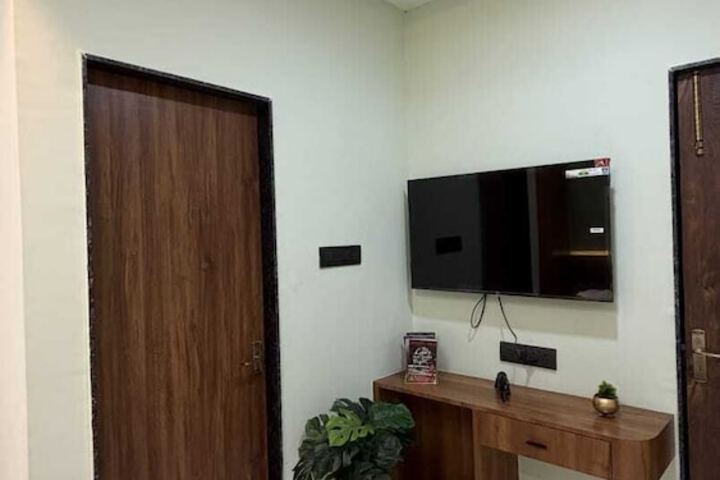 Room 35 of 96