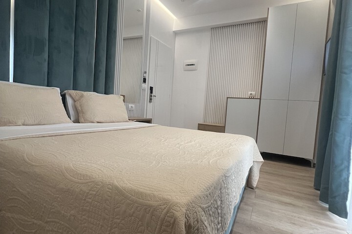 Room 13 of 191