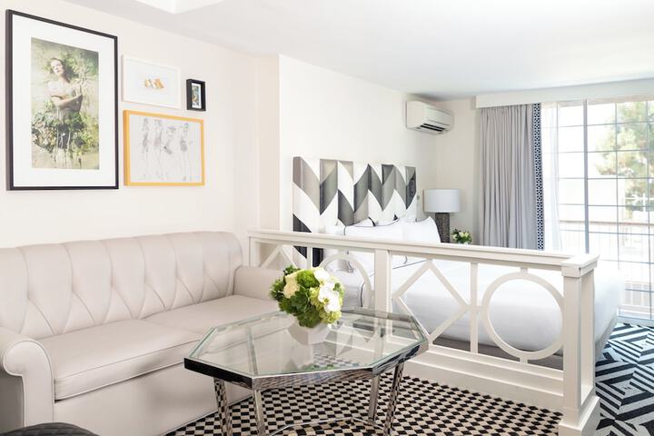 Room 40 of 87