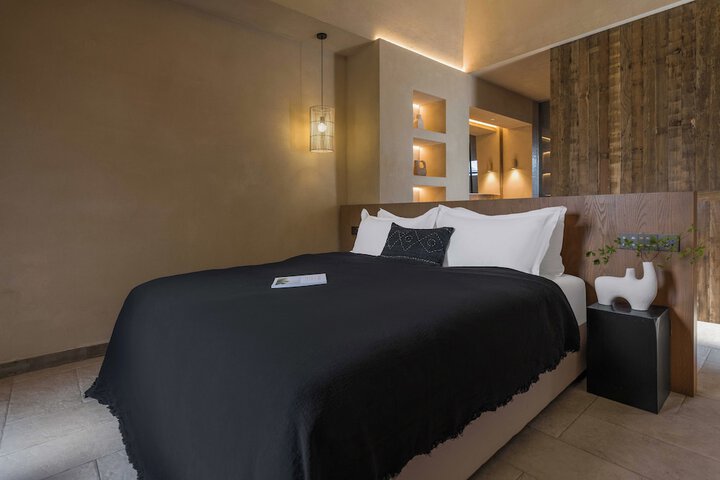 Room 42 of 72