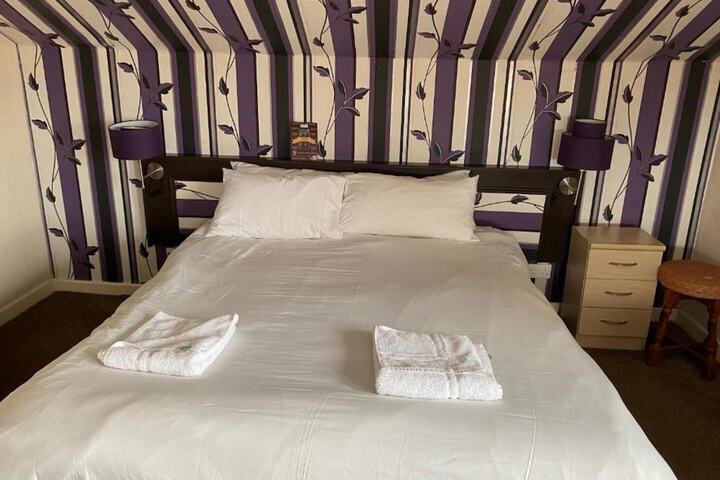 Room 12 of 27