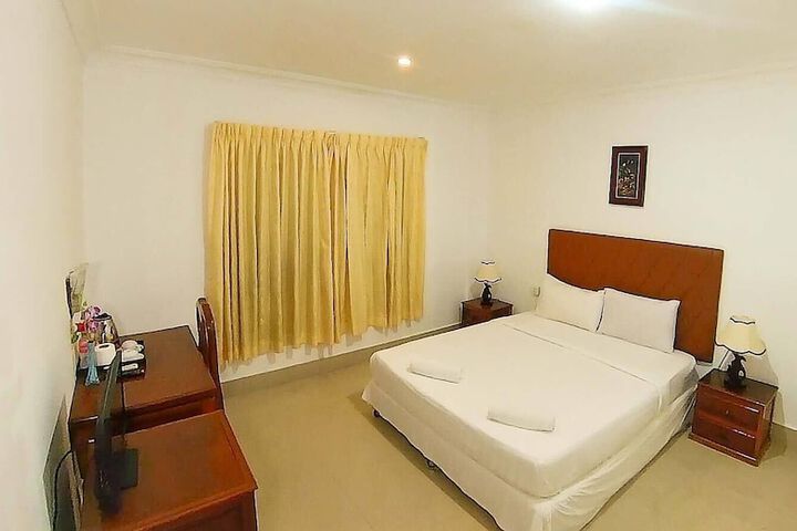 Room 2 of 21