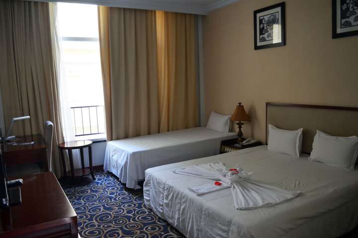 Room 9 of 66