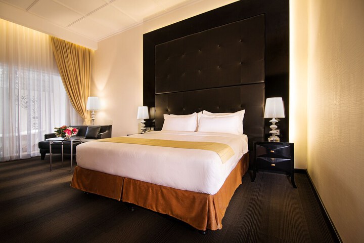 Room 8 of 34