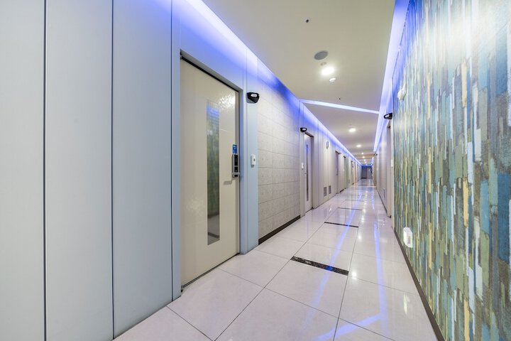 Ballroom/Hall 86 of 91