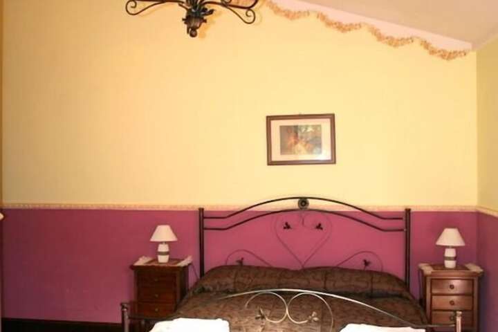 Room 6 of 23