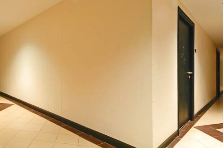 Ballroom/Hall 24 of 27
