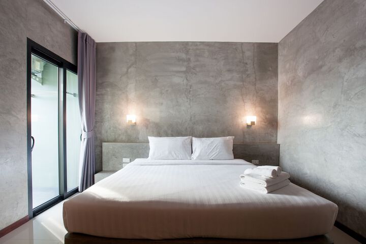 Room 13 of 36