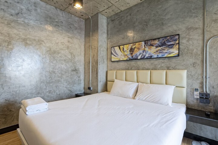 Room 19 of 39
