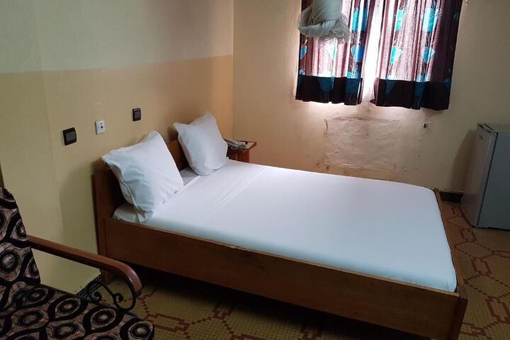 Room 8 of 23