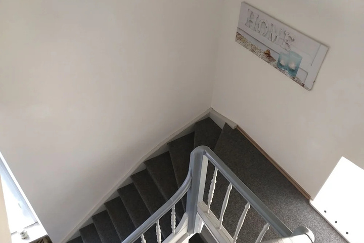 Room 10 of 19