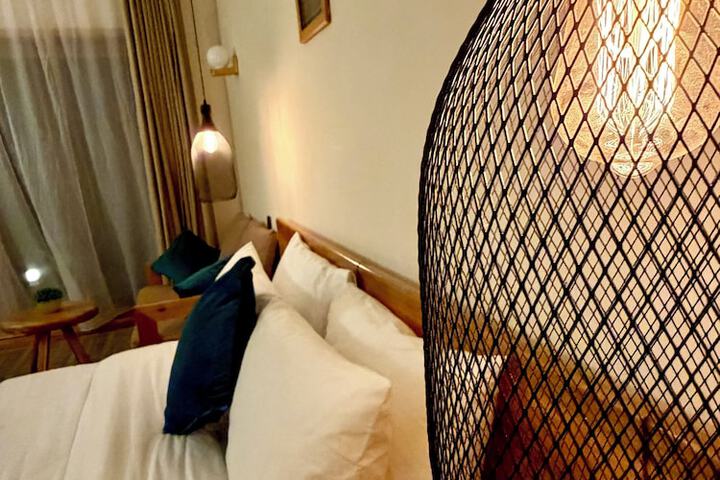 Room 10 of 70