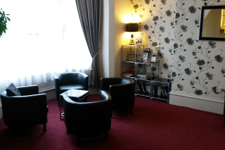 Room 16 of 28