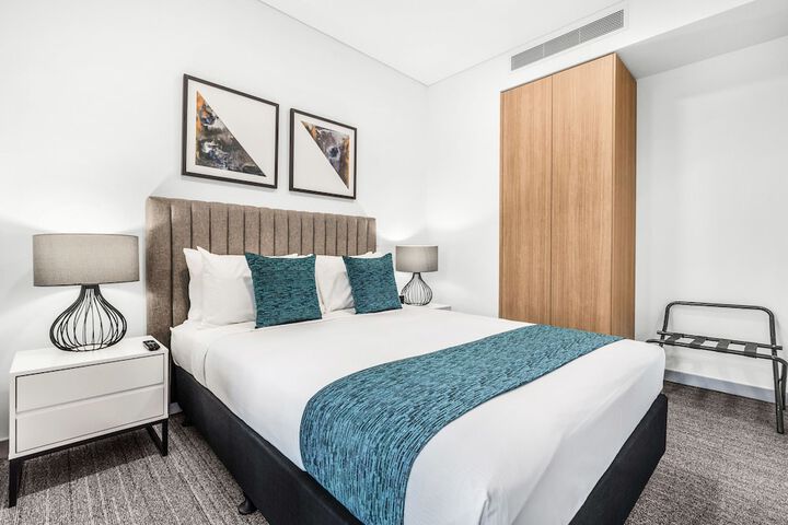 Room 2 of 71