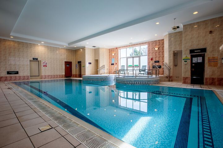 Pool Hotel
