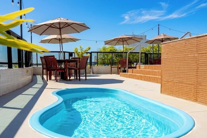 Hotel Pool