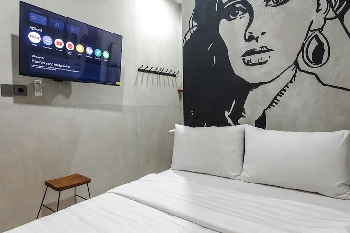 Room 7 of 16
