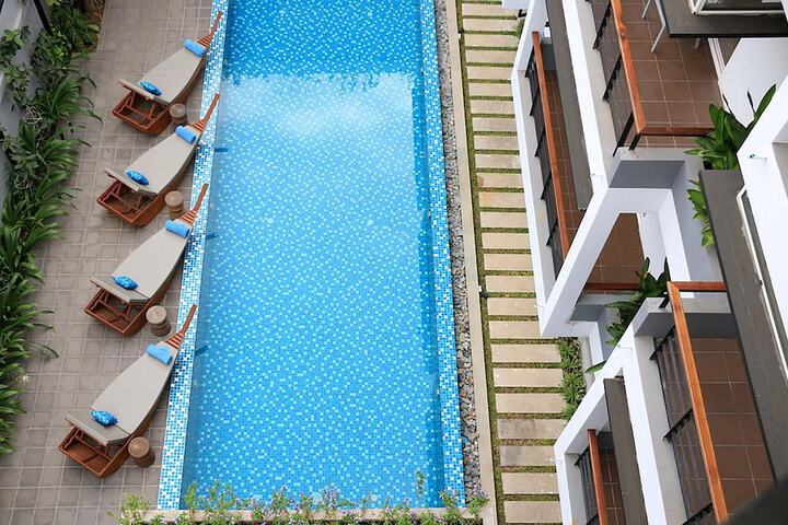 Pool 32 of 52