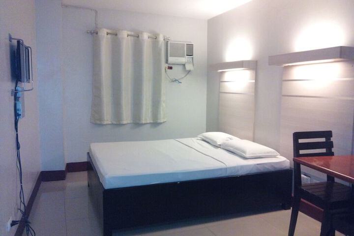 Room 3 of 94