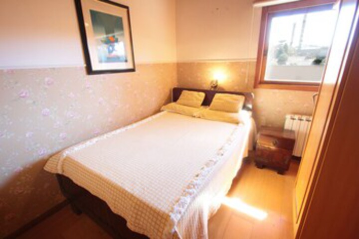 Room 9 of 9