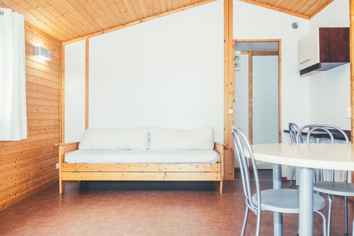 Room 6 of 23