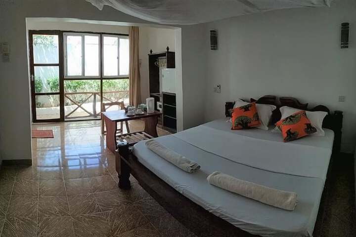 Room 16 of 135