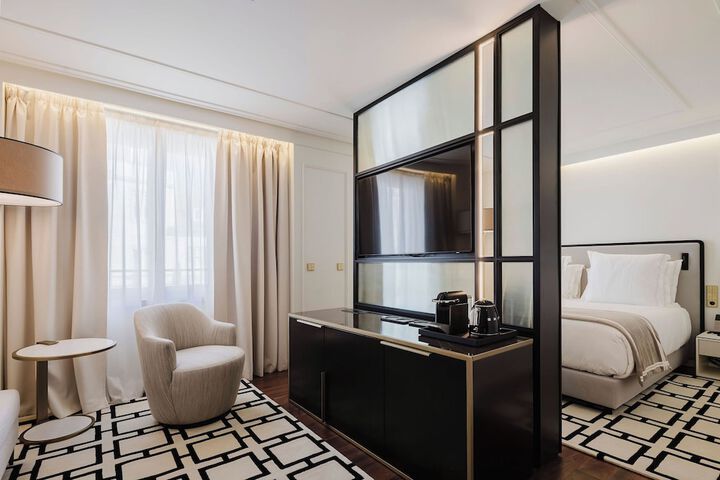 Room 13 of 150