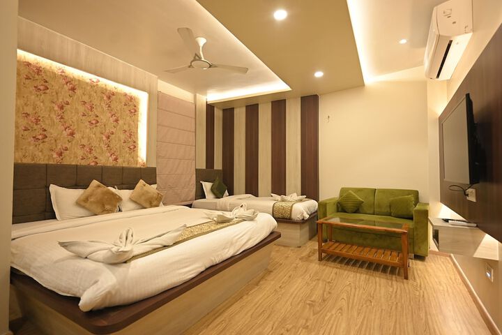 Room 17 of 35