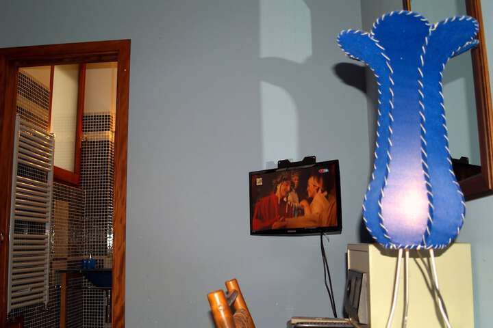 Room 9 of 16
