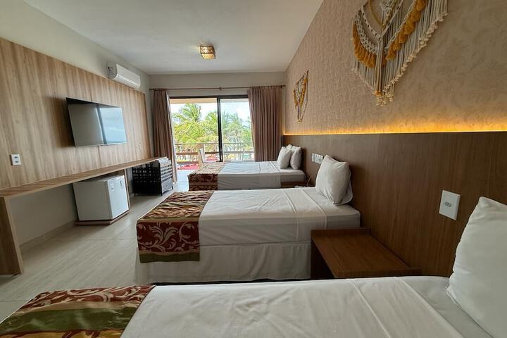 Room 33 of 102