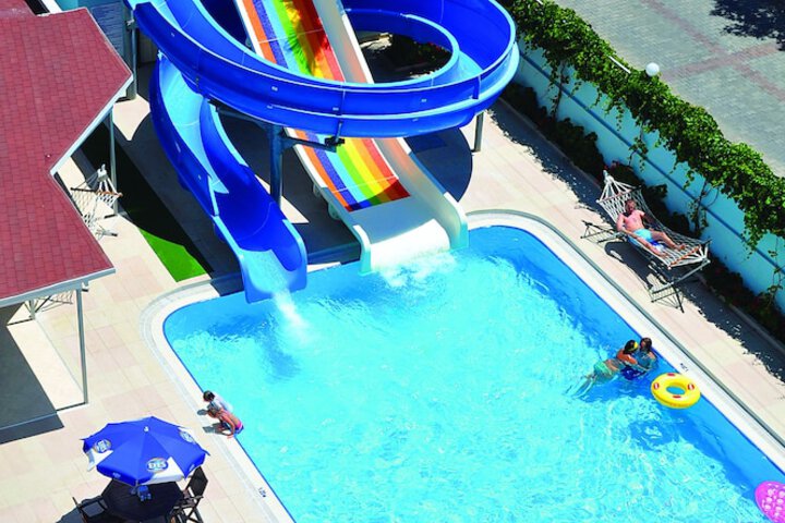 Pool 12 of 30