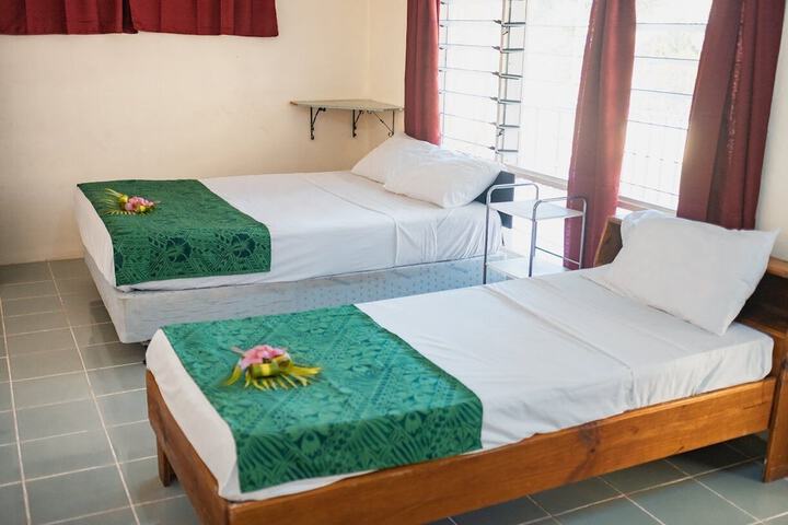 Room 4 of 7