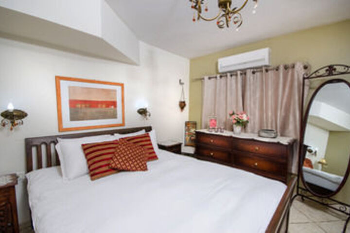 Room 14 of 26