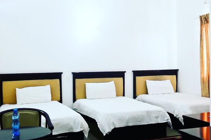 Room 8 of 32