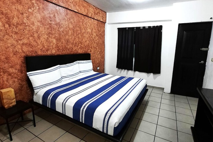 Room 3 of 10