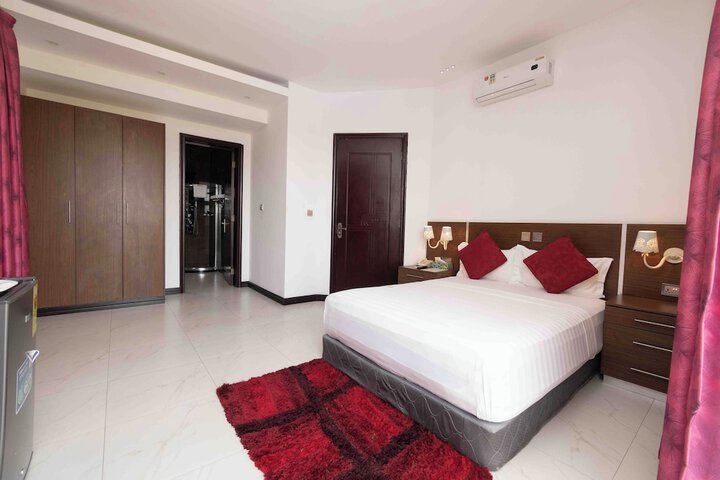 Room 4 of 23