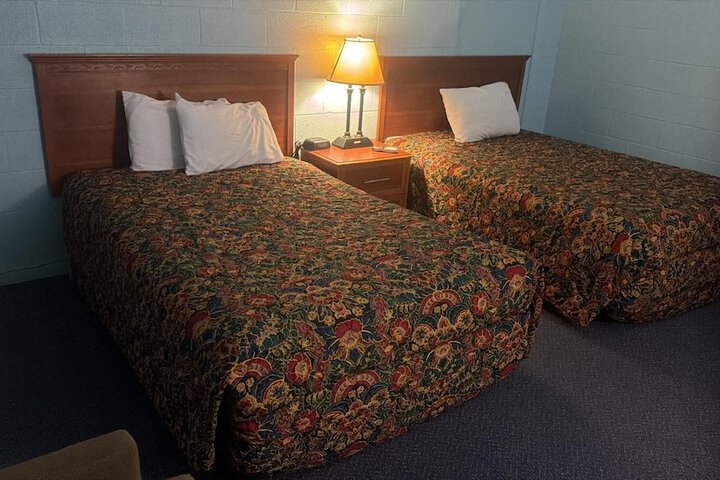 Room 9 of 17