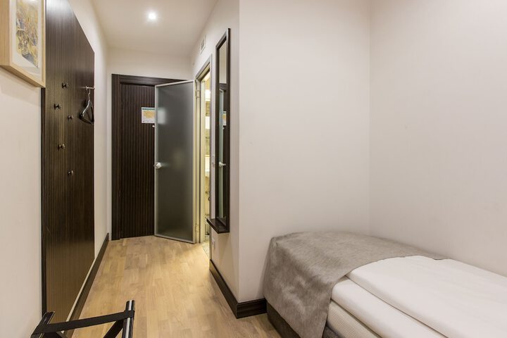 Room 13 of 41