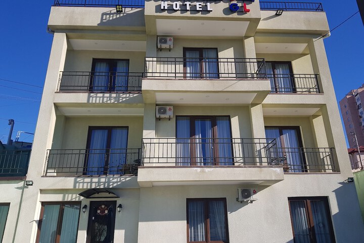 Gold Line Hotel