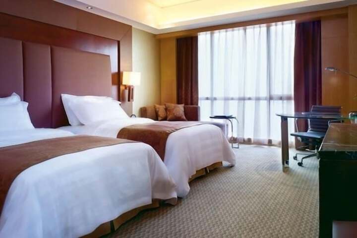 Room 17 of 121