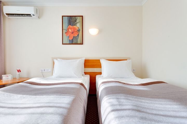 Room 34 of 110