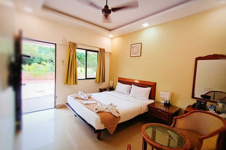 Room 9 of 26
