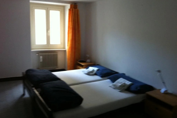 Room 2 of 17