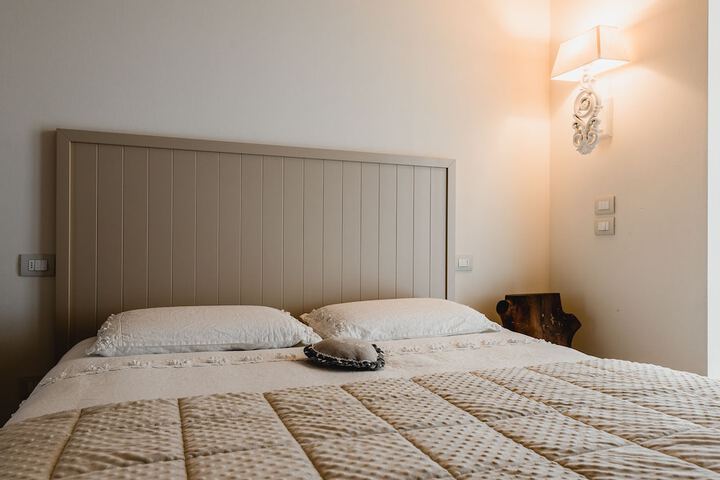 Room 4 of 80