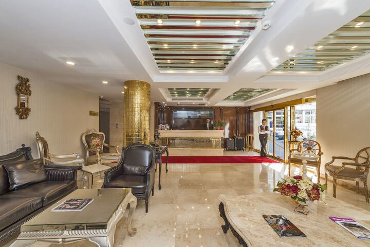 Entrance & Lobby