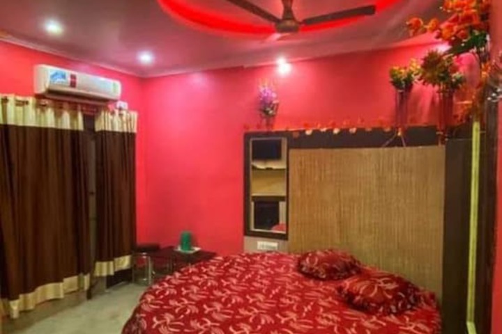 Room 6 of 19
