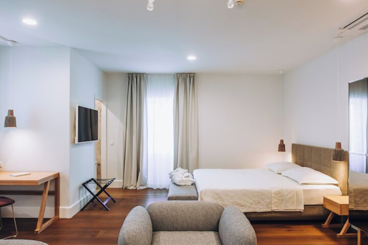 Room 83 of 219