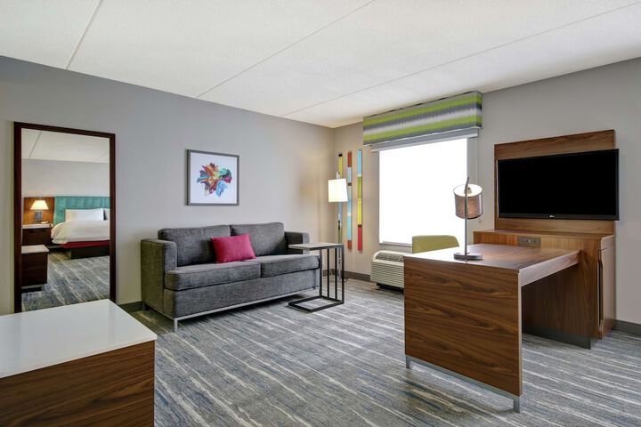1 King Bed Studio Suite with Sofa Bed (10 of 18)