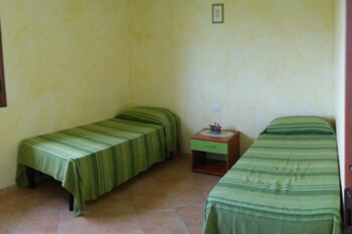 Room 68 of 76